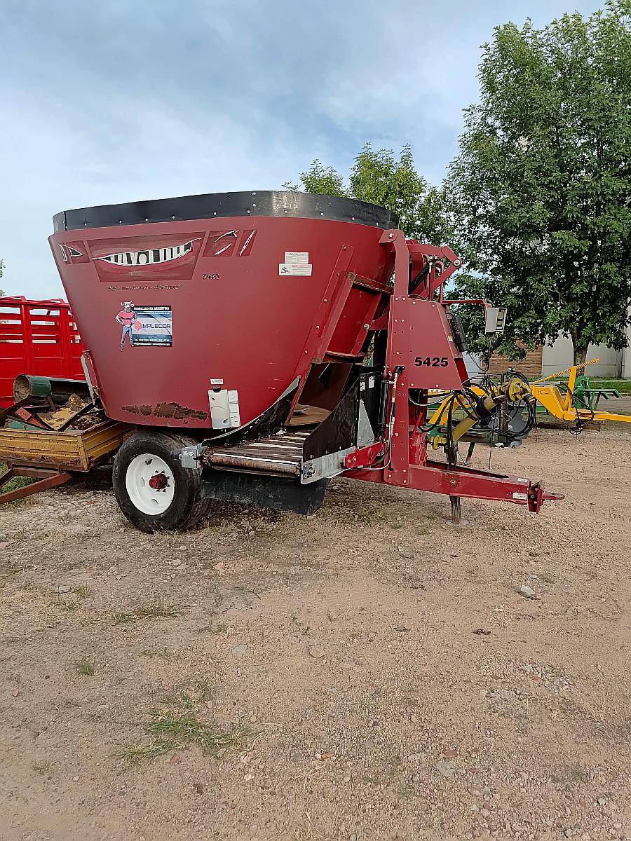 Mixer Vertical Jaylor 5425 de 15 M3 con Caja