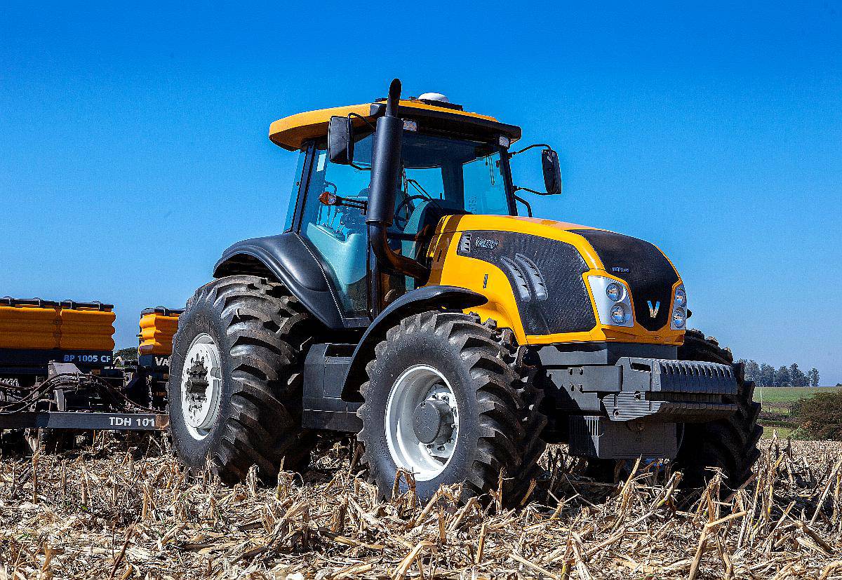 Tractor Valtra BT 210 - Caja Powershift