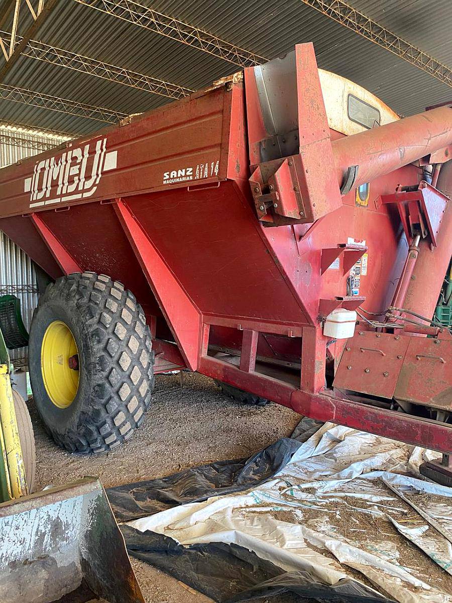 Tolva Ombu ATA-14 Tn-balanza y Cubiertas-año 2004-muy Buena