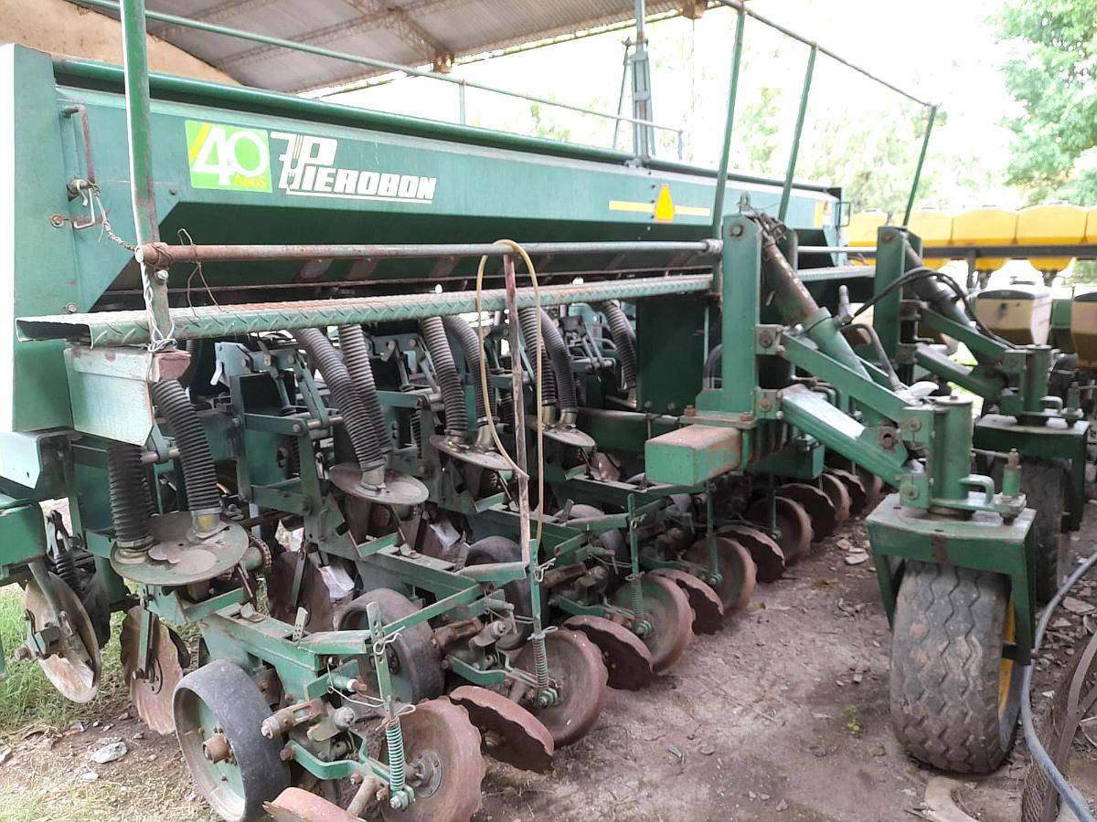 Sembradora Marca Pierobon 1998