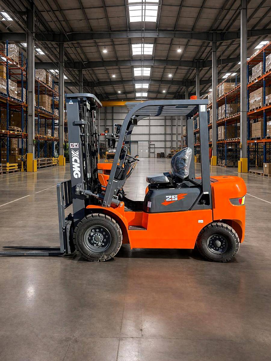 Autoelevador Diesel - 2,5t Mastil 3 Tramos