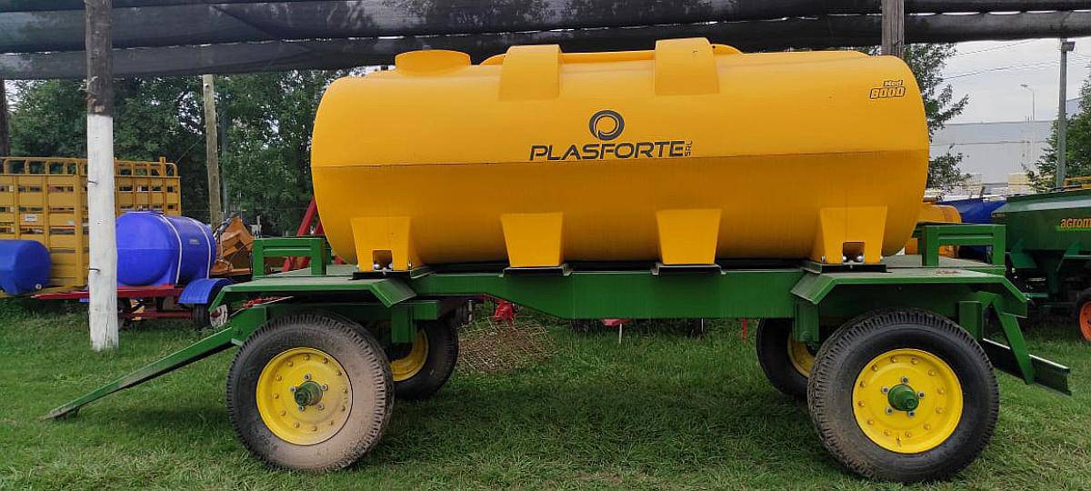Acoplado Tanque Marca Plasforte