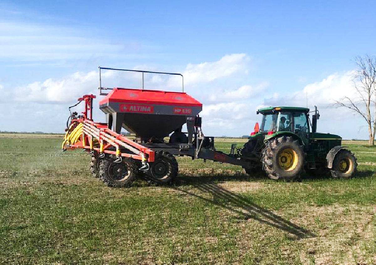 Fertilizadora / Sembradora Neumática Altina HP 620