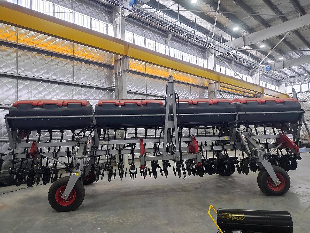 Barra Fertilizadora Crucianelli Fertec, Pozzi Maquinarias SA