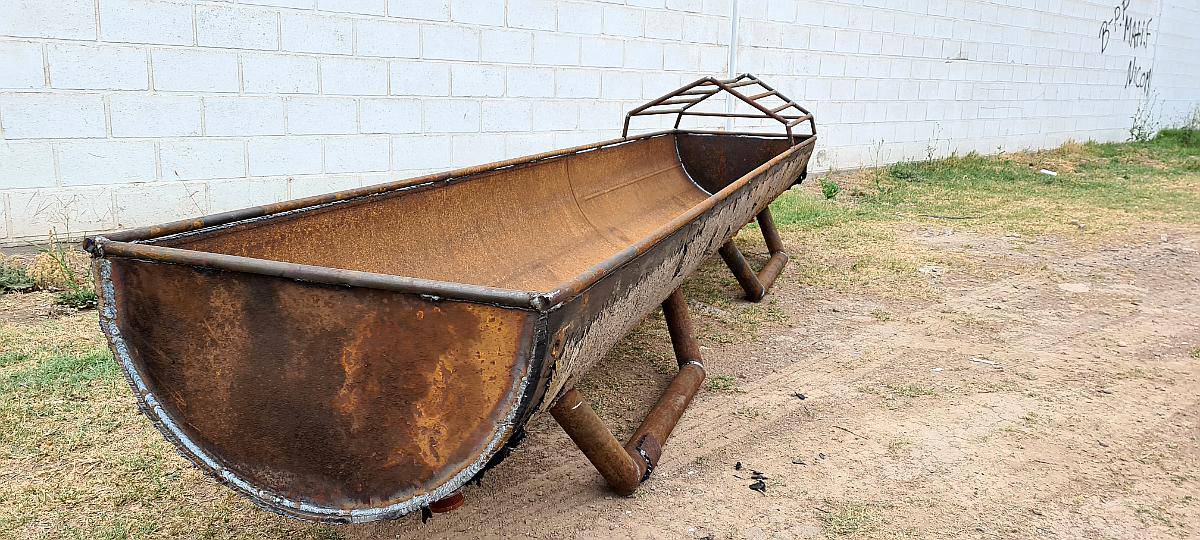 Bebedero de Metal 30 (76 CM) por Metro (sin Iva)