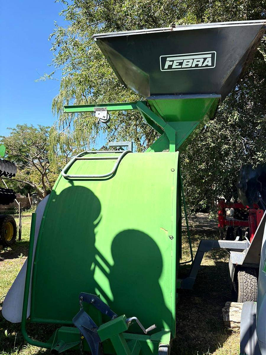 Embolsadora de Granos Secos Febra Autónoma de 9 Pies