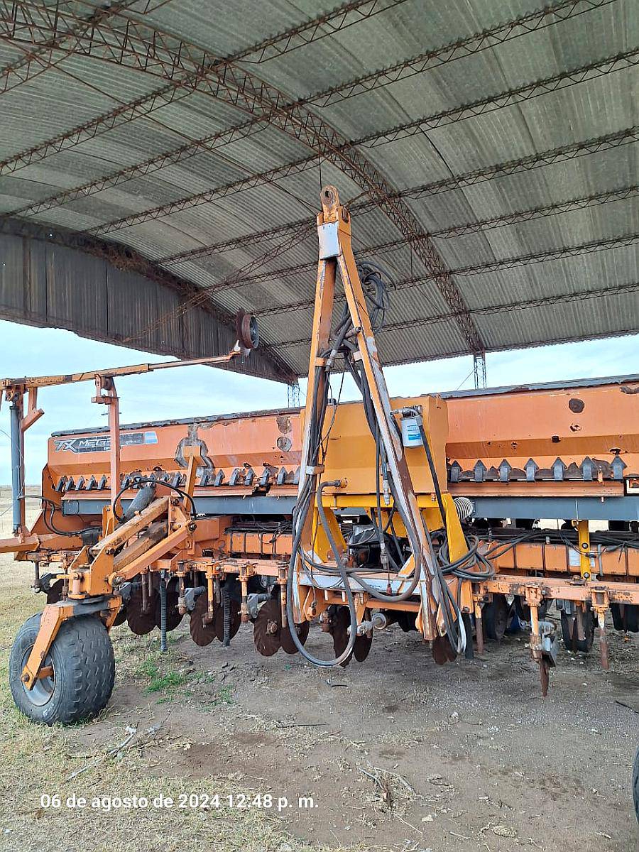Agrometal TX Mega 25 a 35. Neumatica. Monitor con Variable