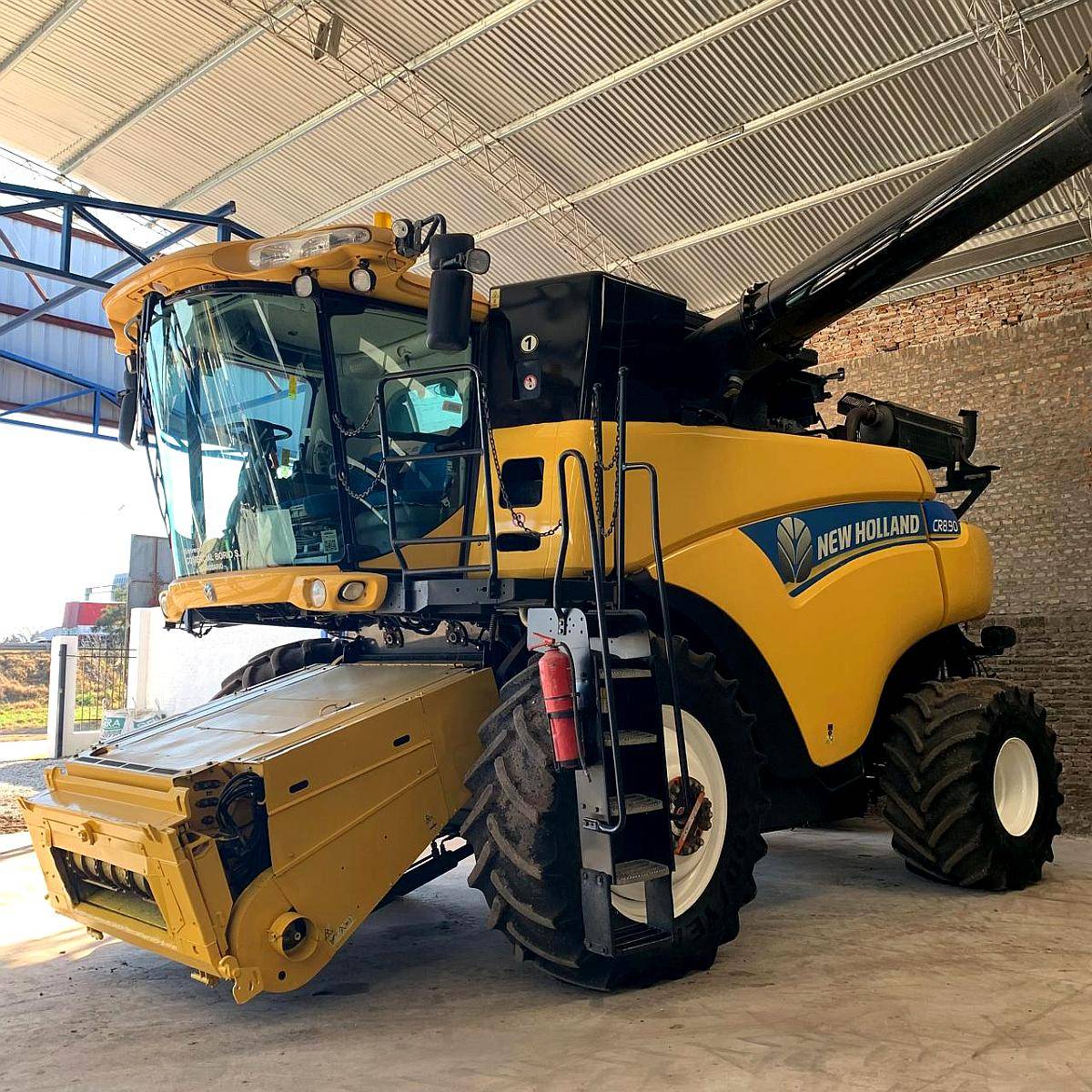 Cosechadora New Holland CR8.90 2017 - 571 HP - Usada