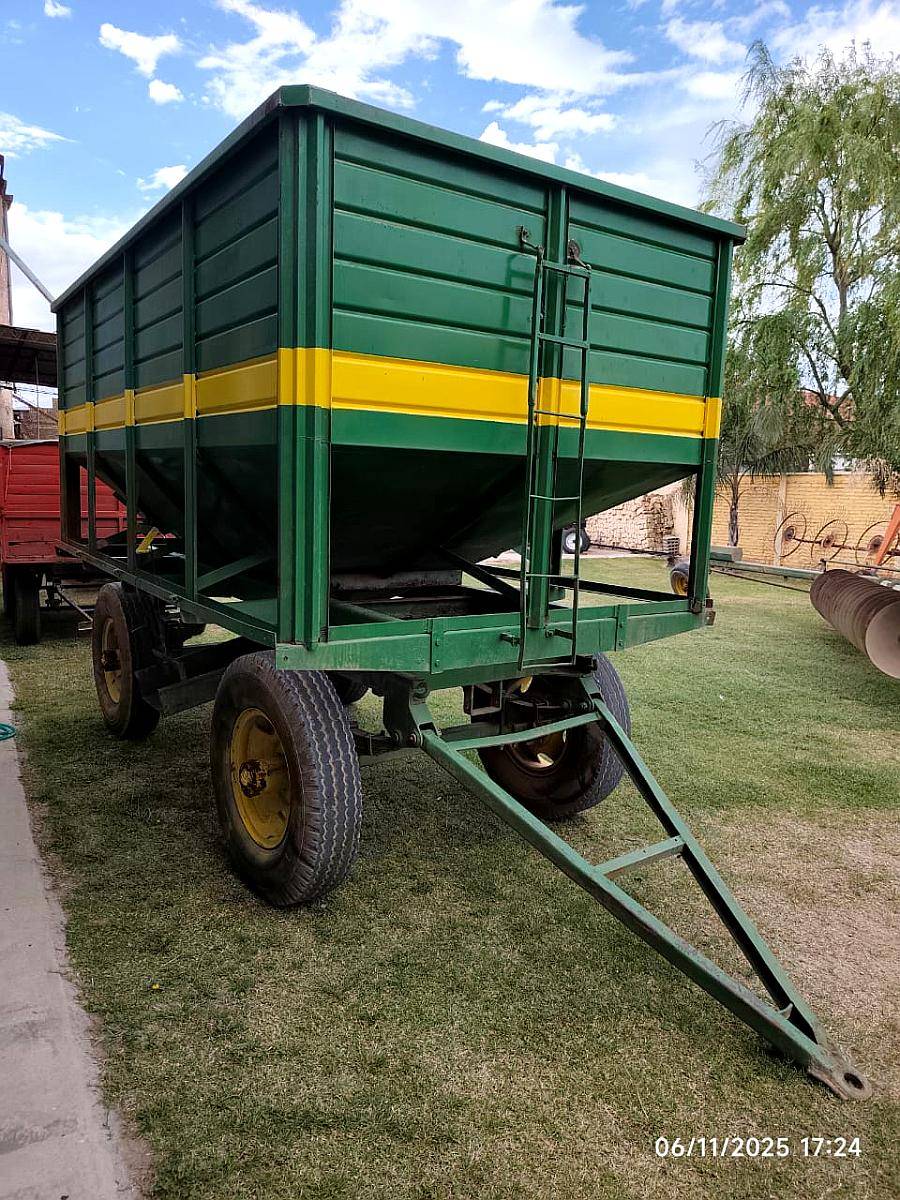 Tolva Semillera de 8 TN. AFF