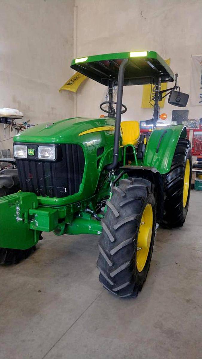 John Deere 5090e. Nuevo. Caja Sincro. LEV 3 Ptos.