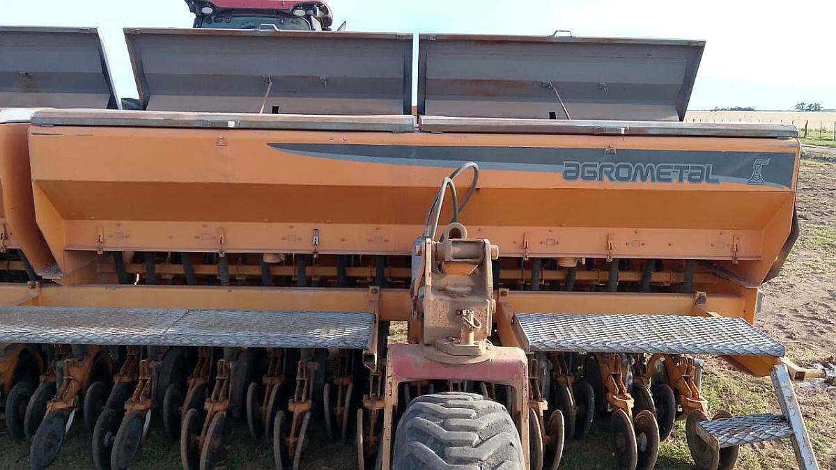 Sembradora Agrometal MX 33