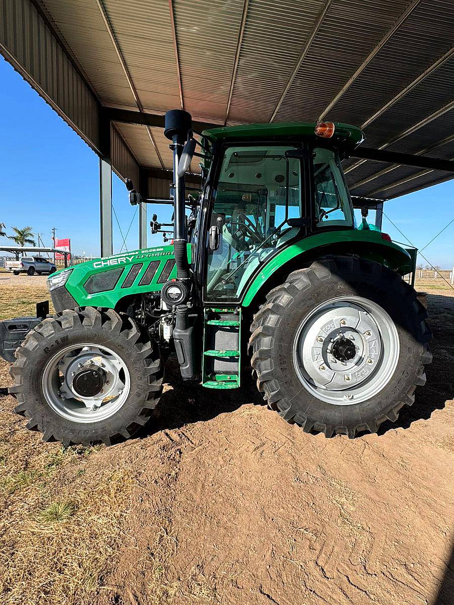 Tractor Chery 140 HP RC 1404 C con Cabina