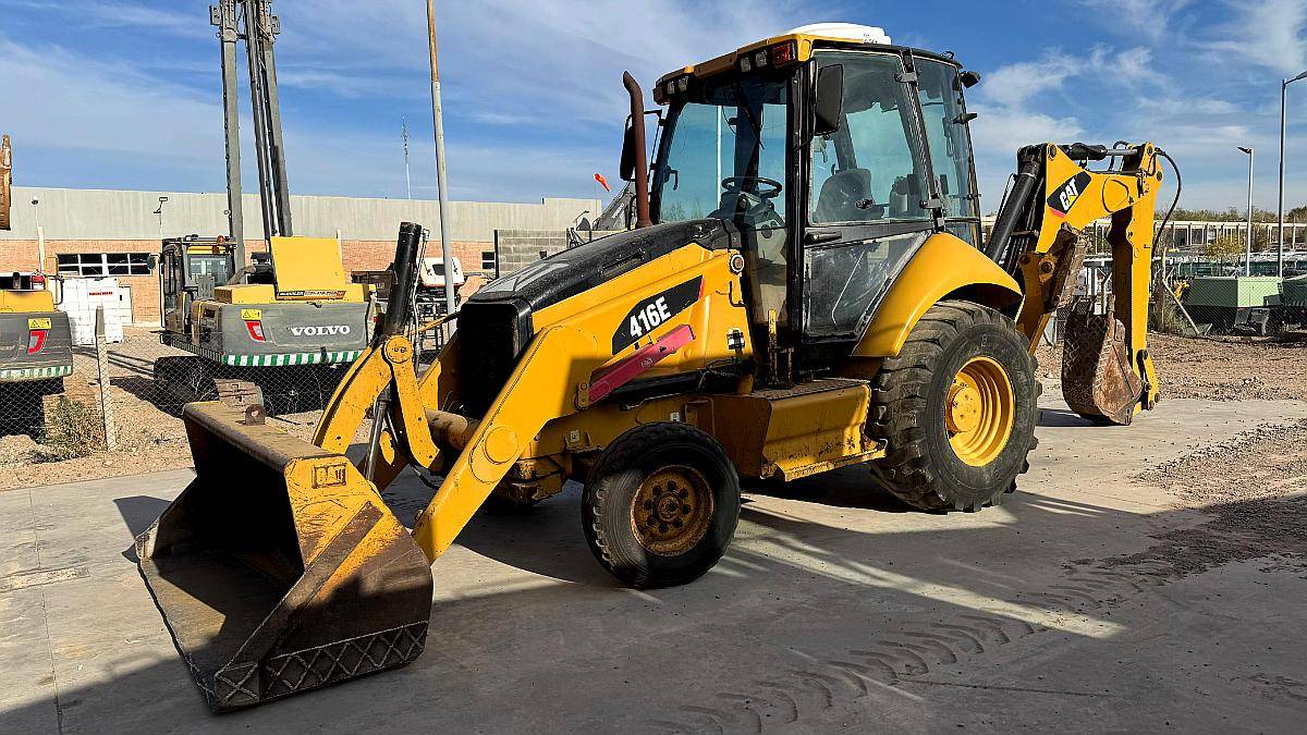 Retroexcavadora Caterpillar 416e - 2010