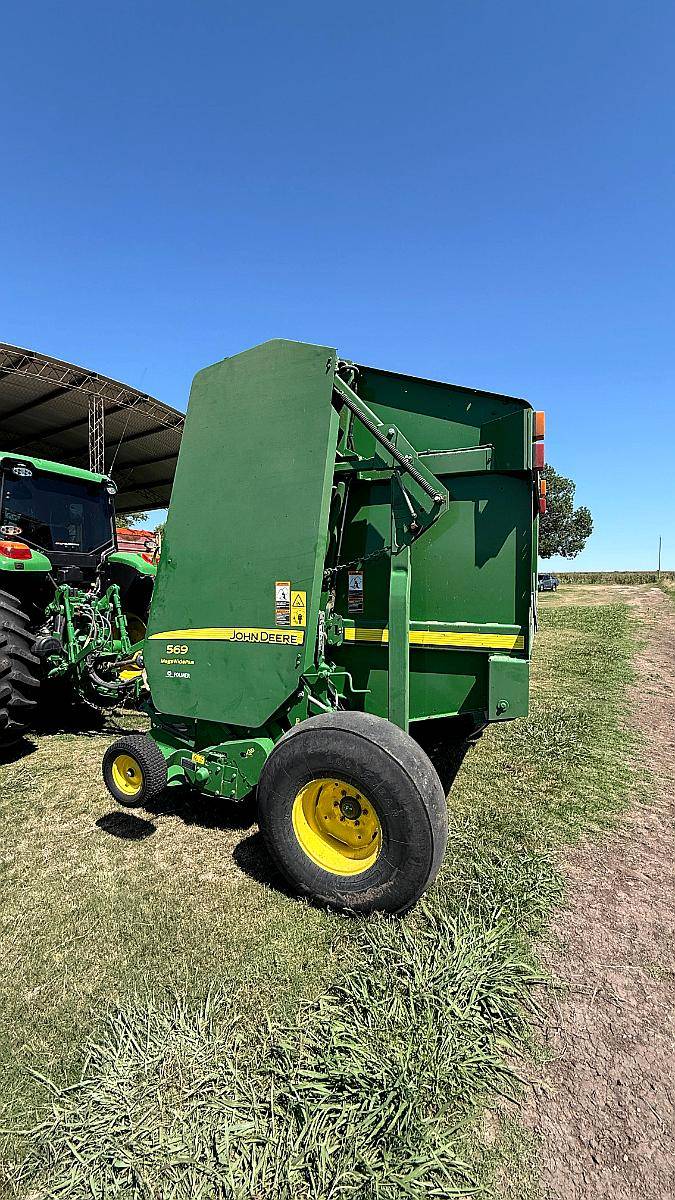 Rotoenfardadora John Deere 569