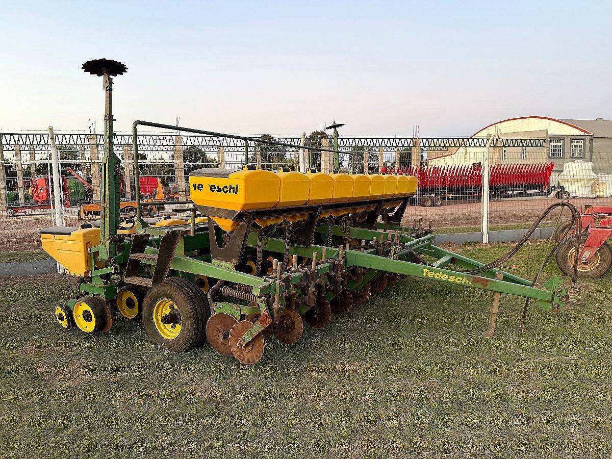 Sembradora Tedeschi 9 a 52 cm