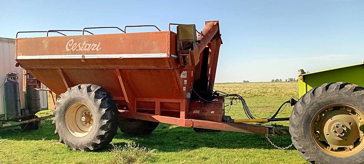 Tolva Autodescargable Cestari. Buen Estado