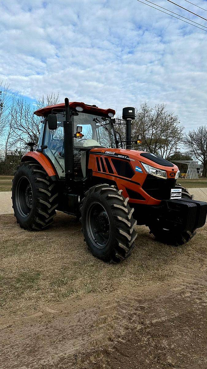 Tractor Zanello 4190 Centro Cerrado - 190 HP -línea IA