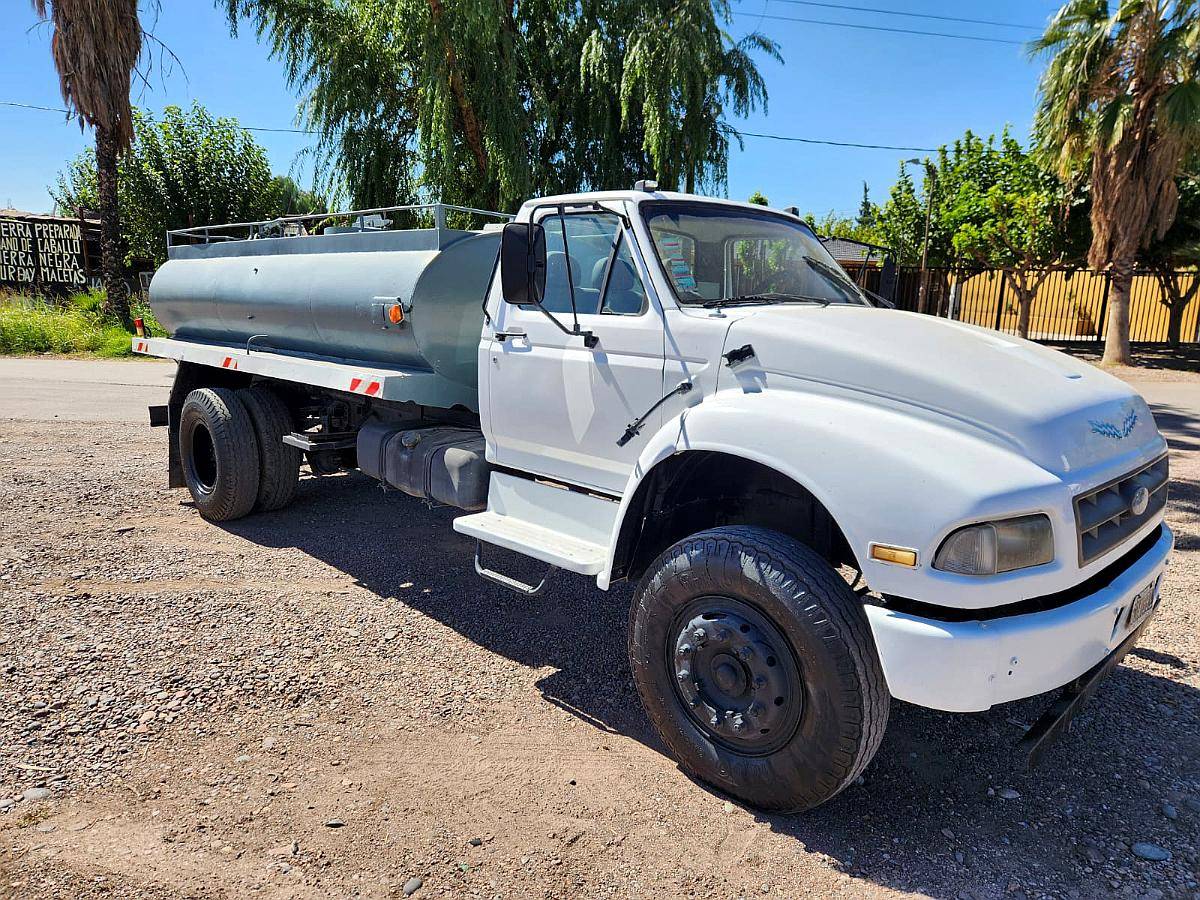 Ford 14000 Modelo 2000