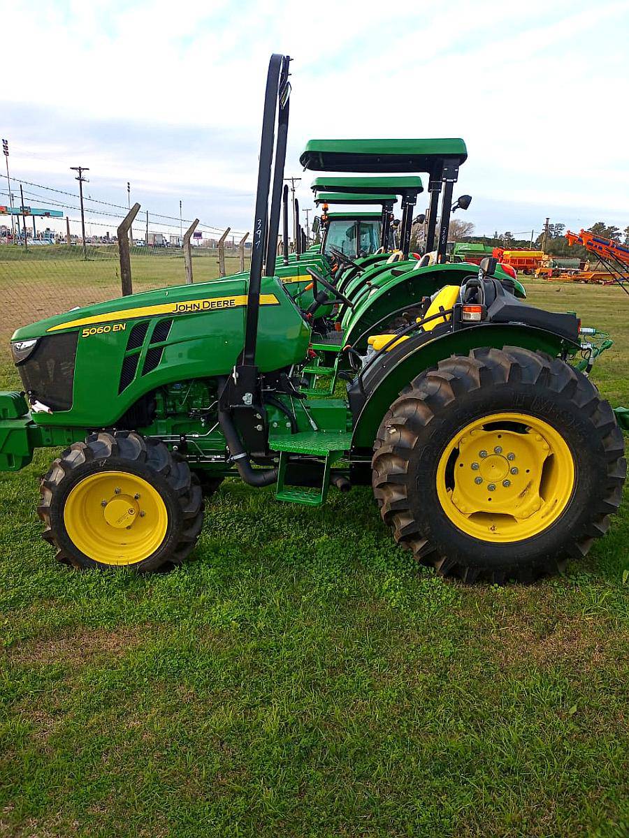 Tractor John Deere 60 HP. Frutero/viñatero Año 2023 Agroads