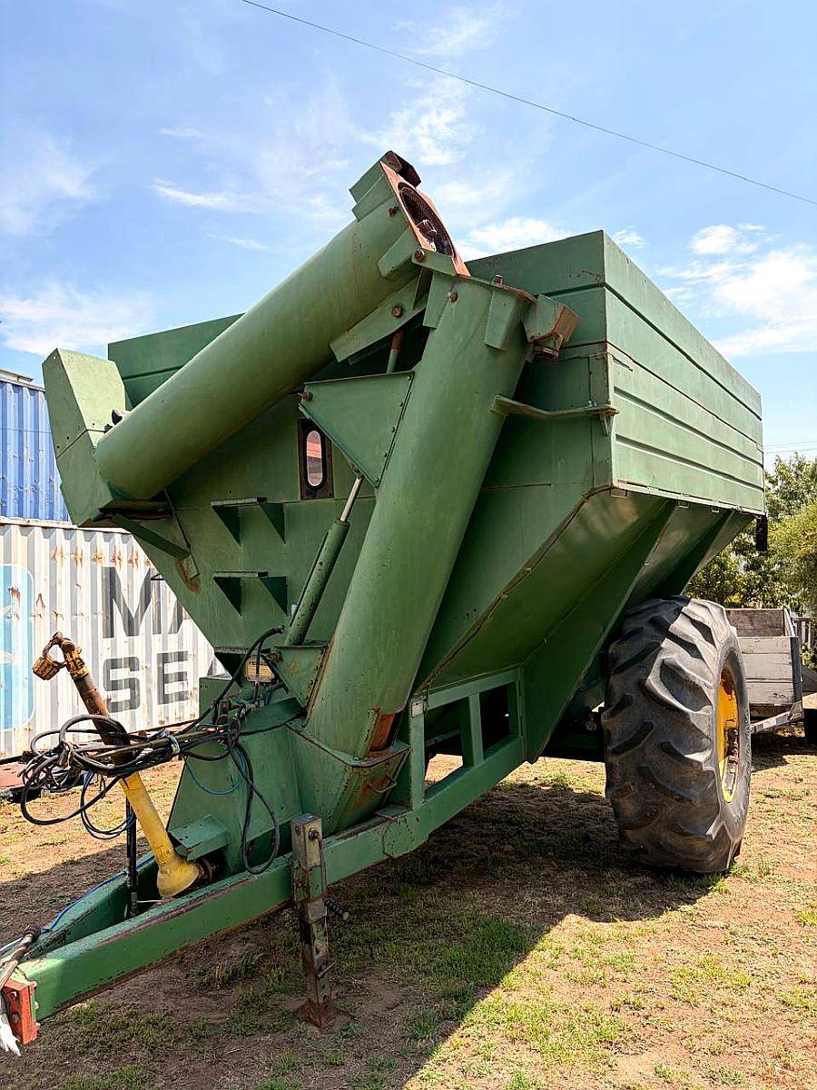 Tolva Autodescargable Ombu 14 Toneladas con Balanza