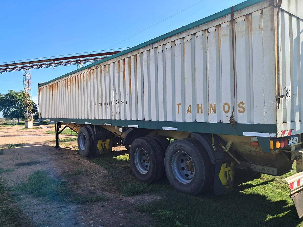Semirremolque Tolva Tahnos 2016