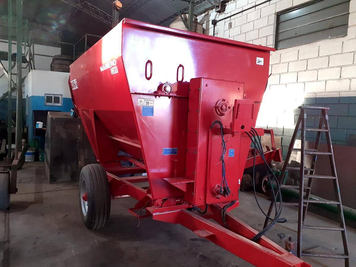 Mixer Mainero 2810 de 6 Mts CUB