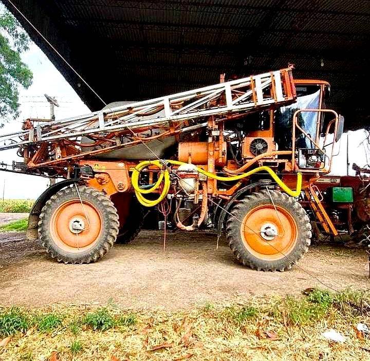 Pulverizadora Jacto Star 2500 Piloto y Corte Automático