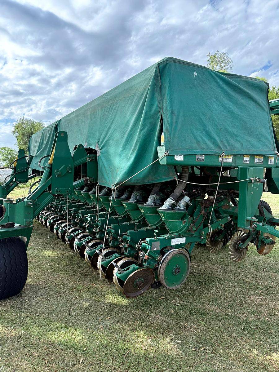 Sembradora Pierobon de 17 Surcos a 40 cm