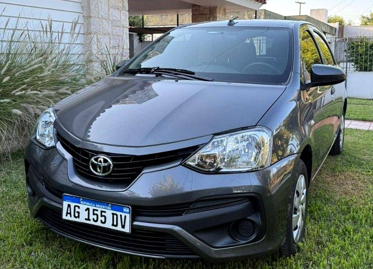 Toyota Etios 1.5 5ptas X 6mt (l18) 2023 Nafta $24.499.000
