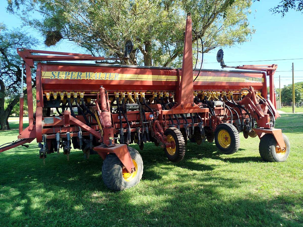 Sembradora de Granos Finos, Marca Super Walter