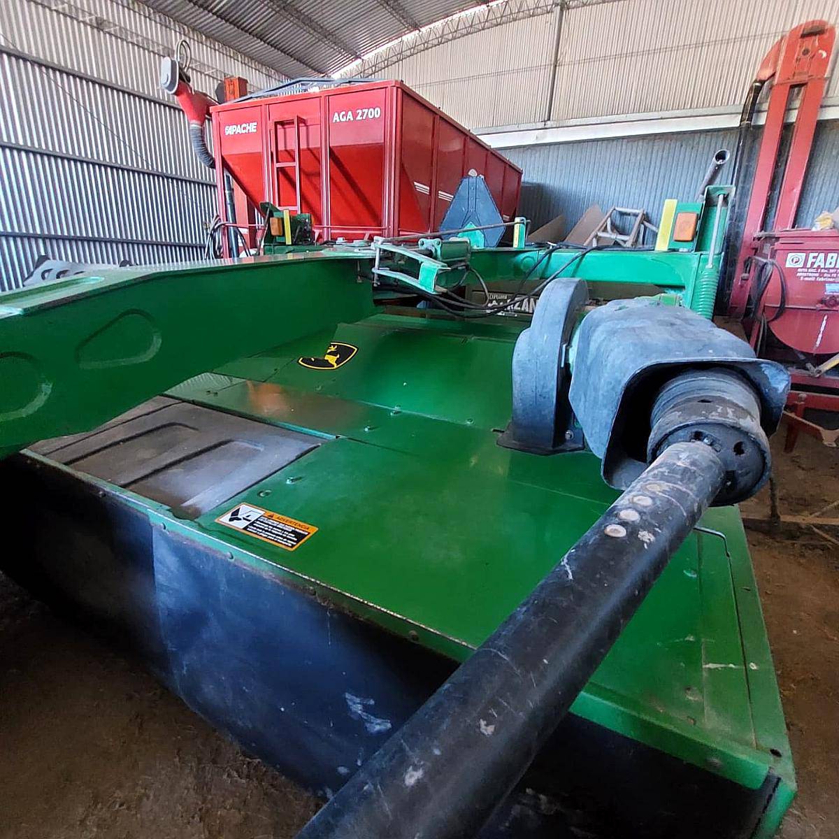 Segadora John Deere 530 con Rolos.