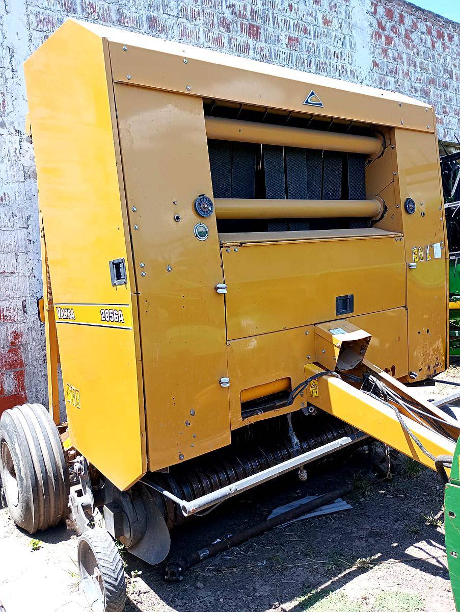 Rotoenfardadora Valtra 2856 Usada