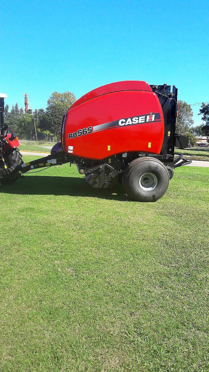 Rotoenfardadora Case RB 565