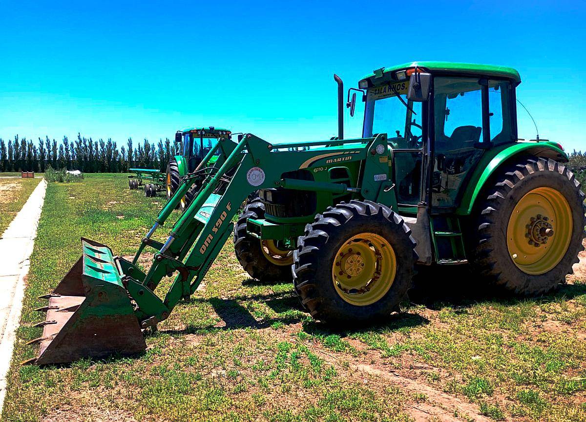 John Deere - 6110j