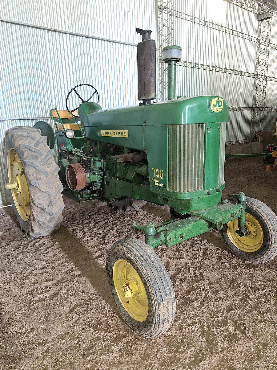 John Deere 730. Original