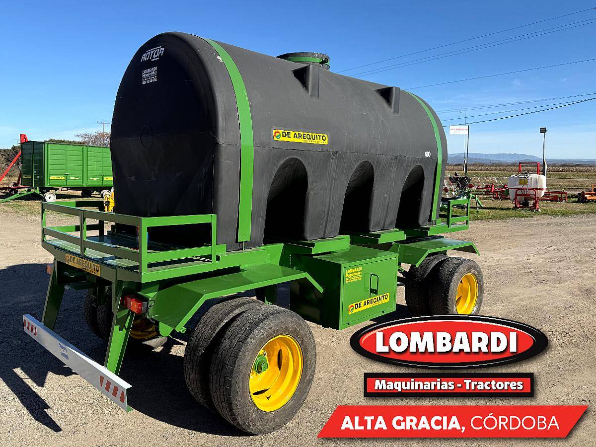 Acoplado Tanque de Arequito con Capacidad para 6000 Litros