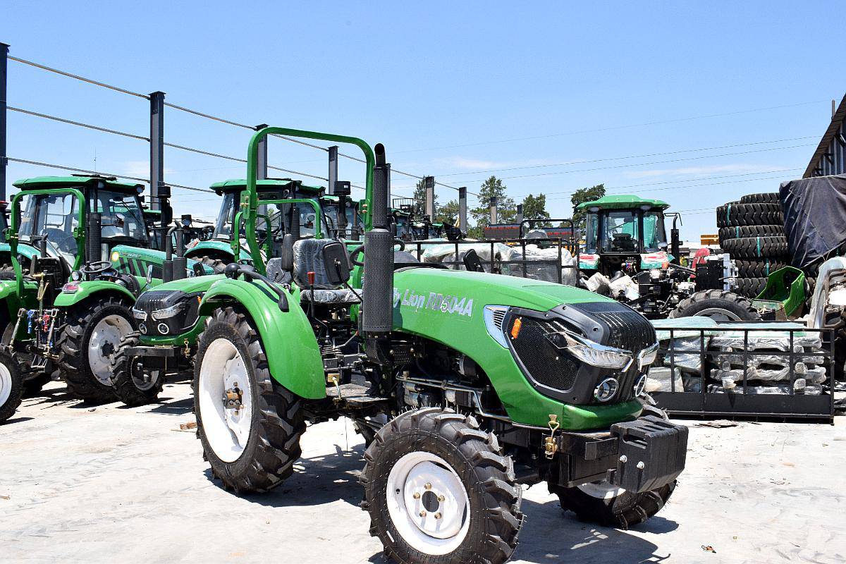 Tractor con Cabina Doble Tracción Agrícola 45 HP