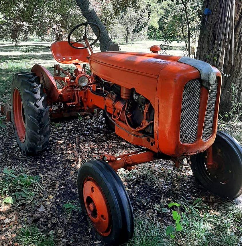 Tractor Fiat U25 con Desmalezadora. Funcionando