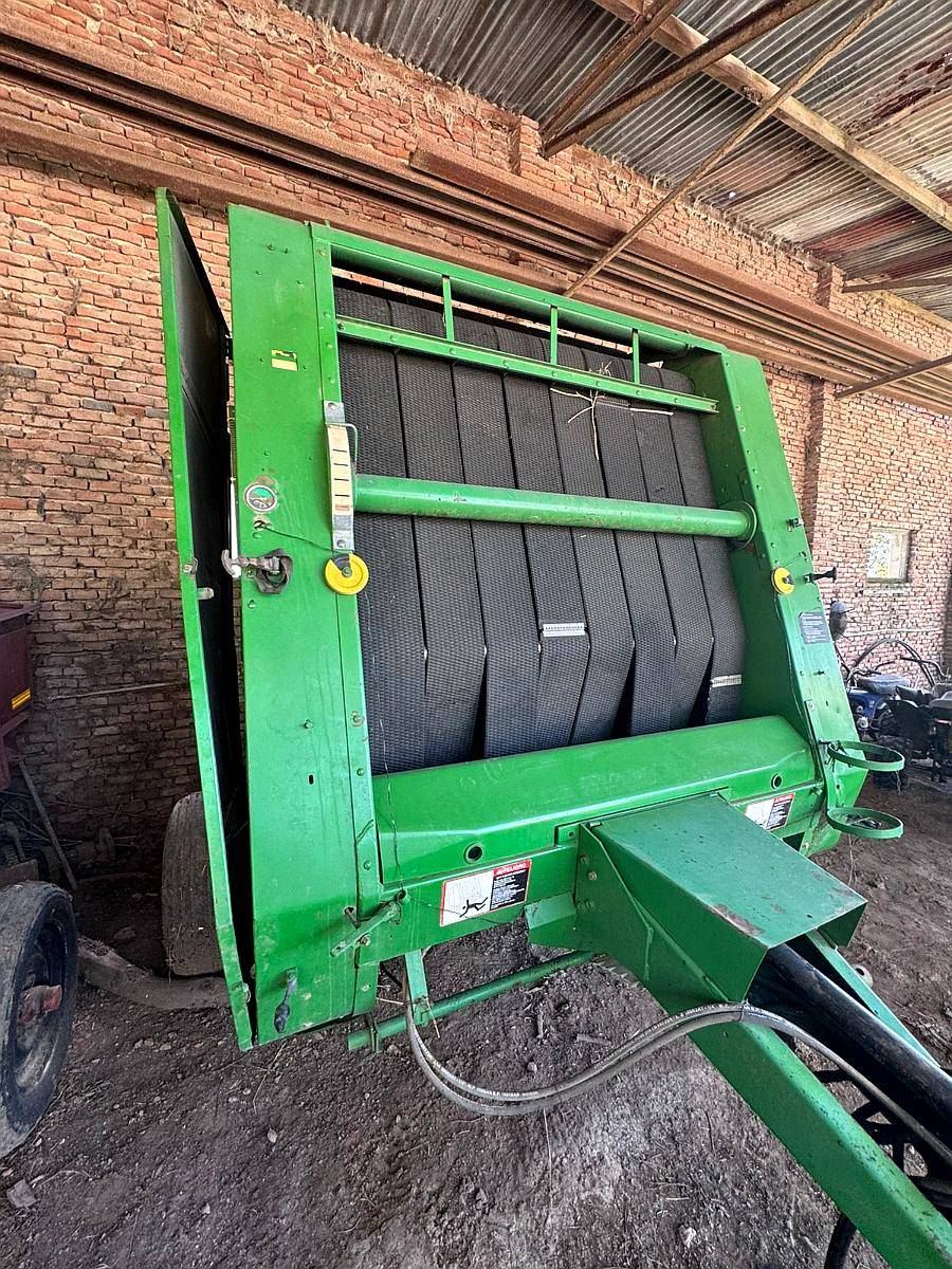 Rotoenfardadora John Deere 535