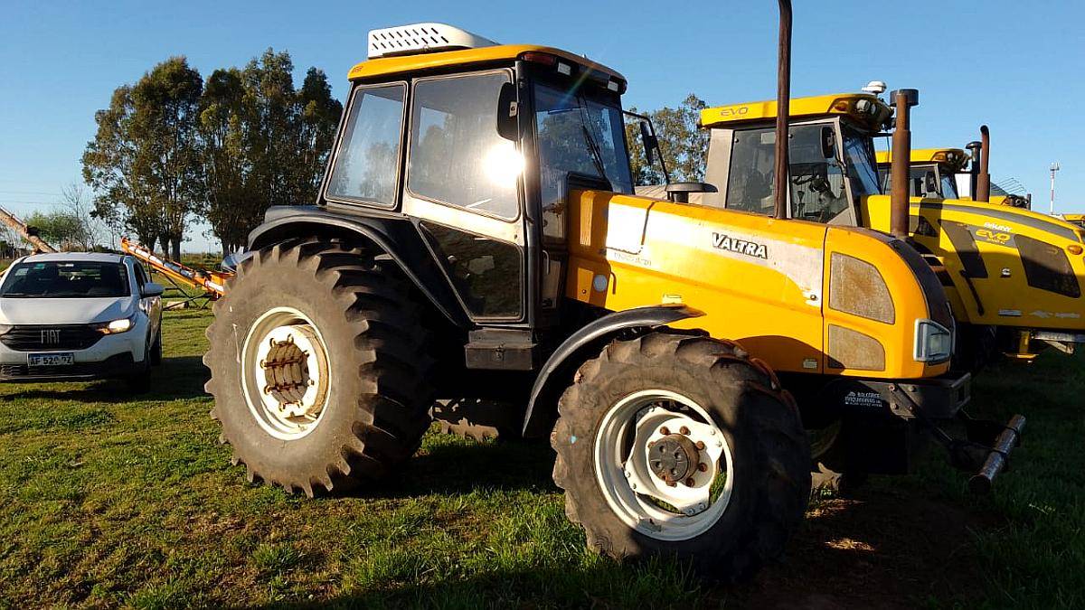 Tractor Valtra BM 125