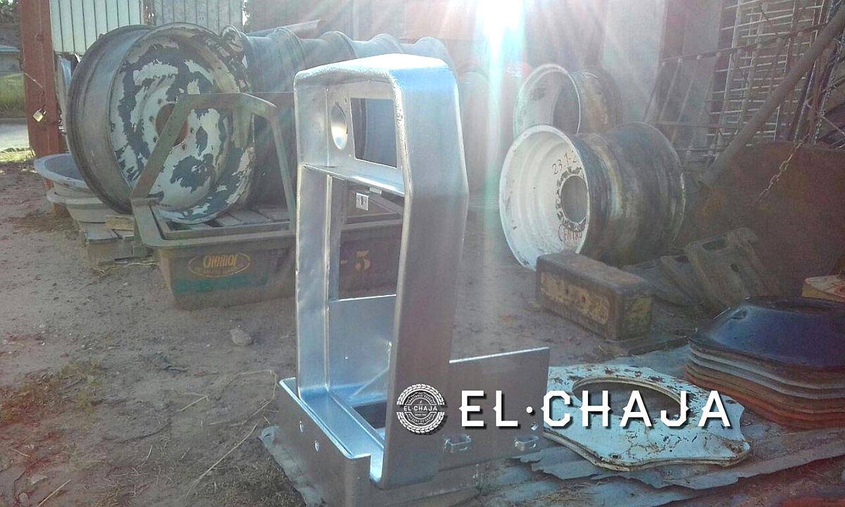 Trompa de Tractor Massey Ferguson.-
