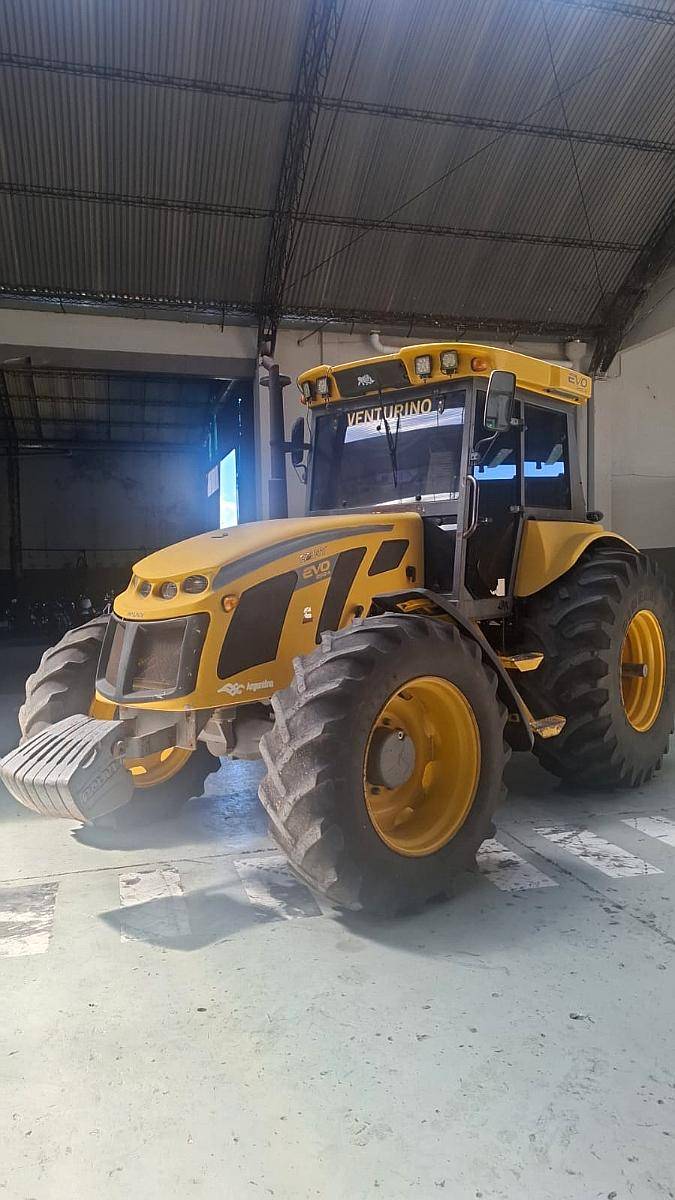 Tractor Pauny 250a, 150 HP, 4wd, Paton, 2015