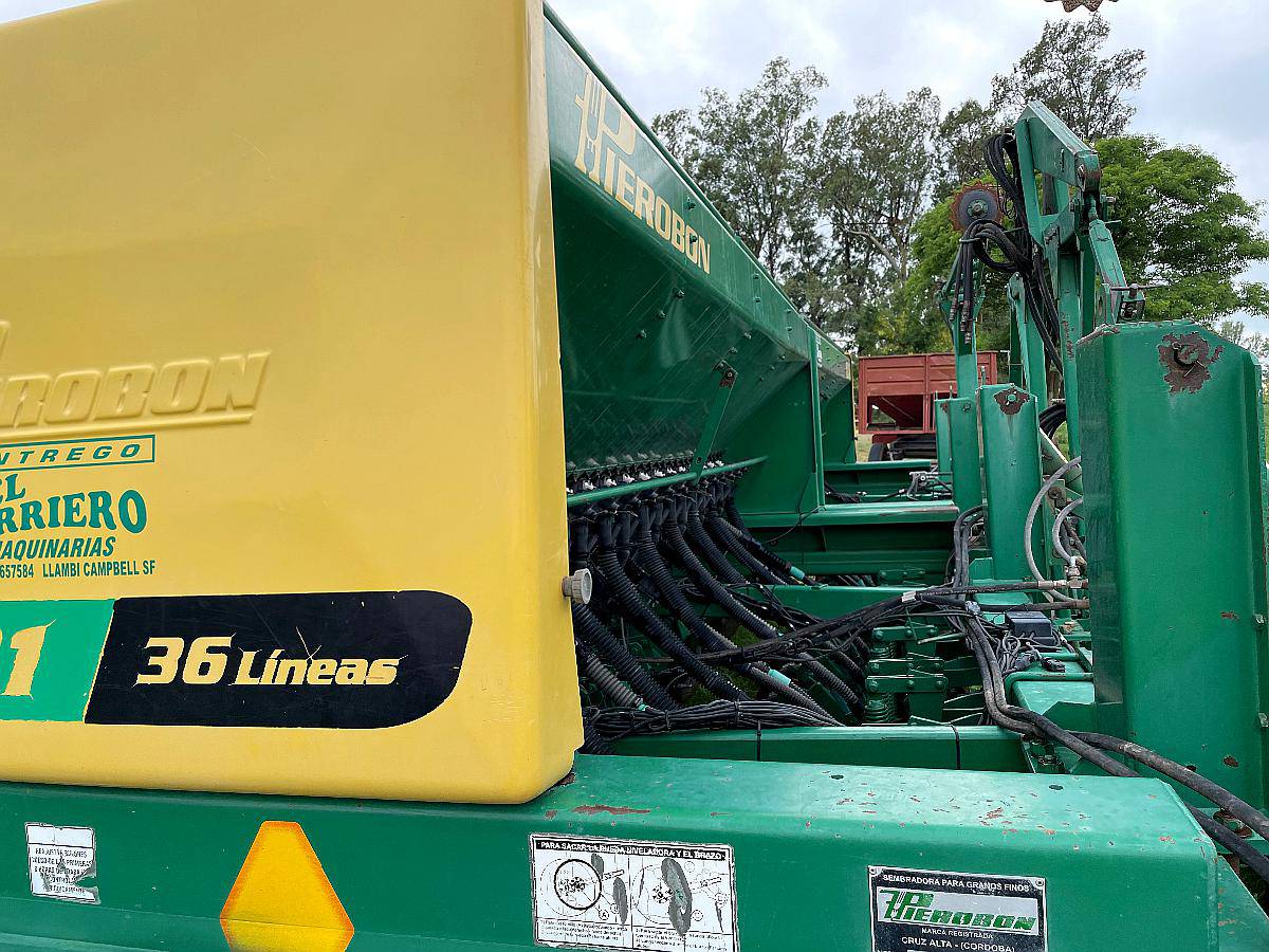 Sembradora Pierobon de Fino MD de 36/21