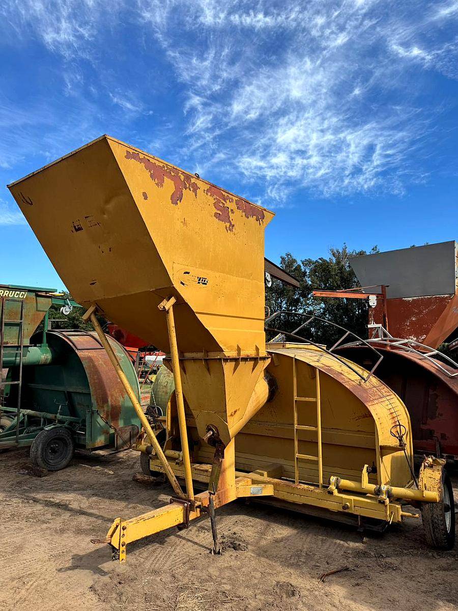 Embolsadora Cerutti EG 9000 Usada 9 Pies