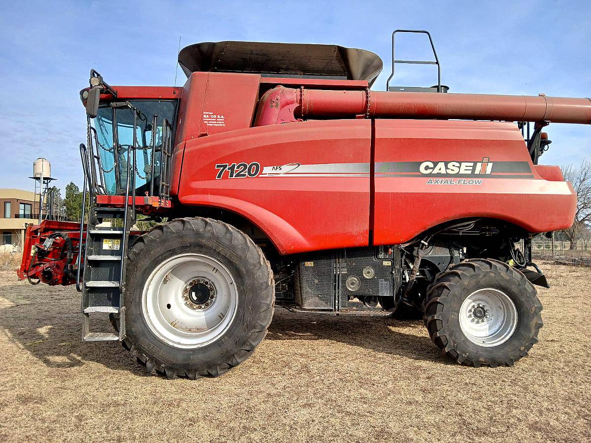 Case 7120 4dw Dual con Draper de 35 Pies