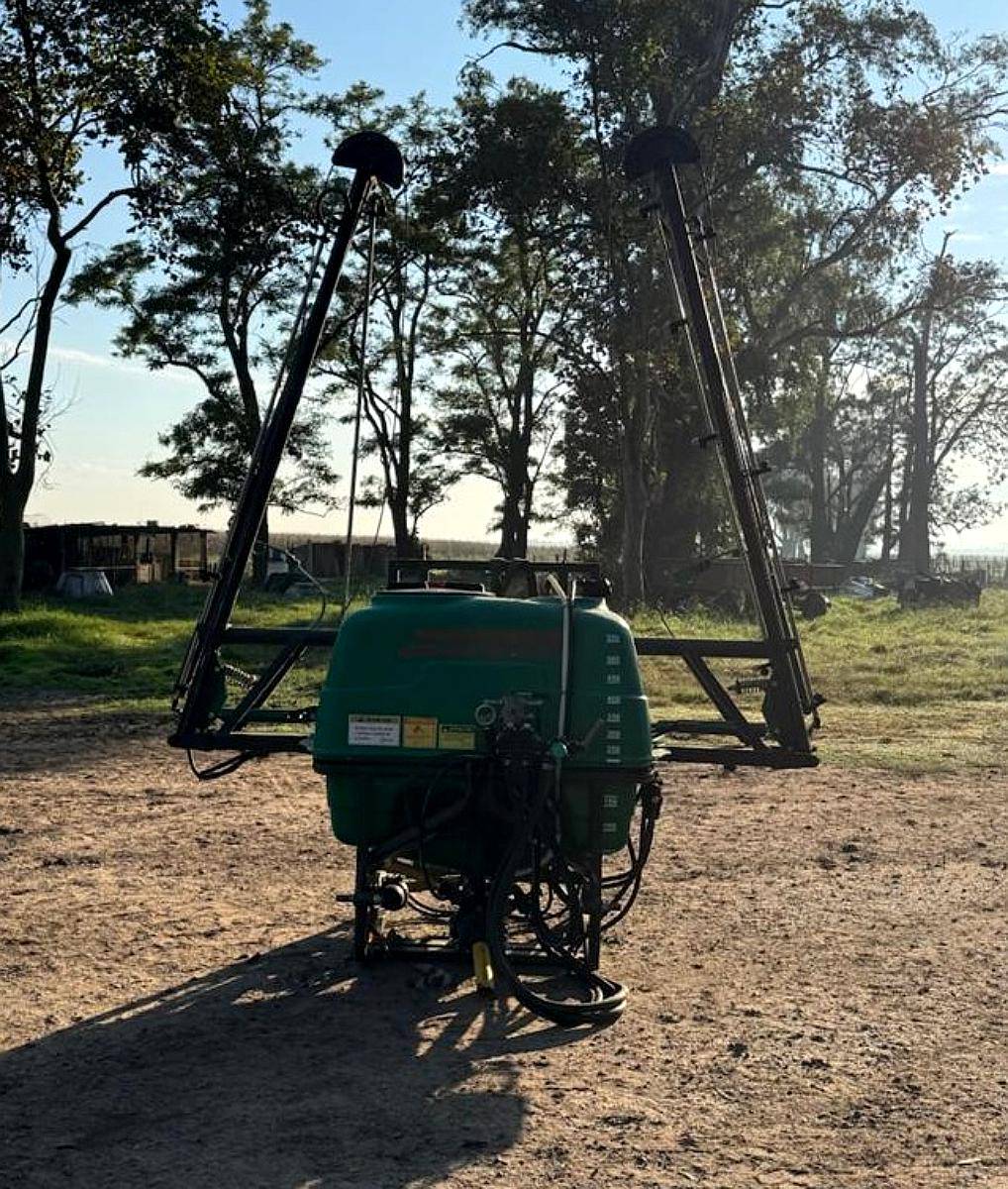 Pulverizador 600 Litros 3 Puntos Hidraulico Marca Praba