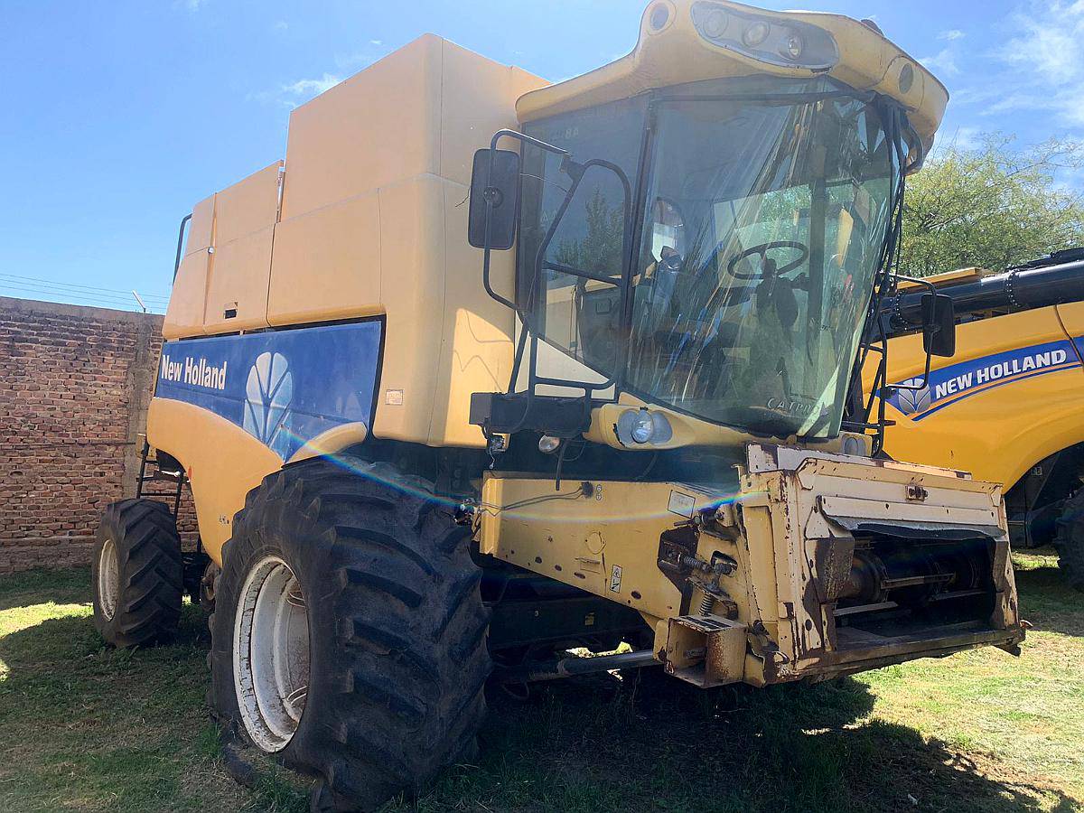 Cosechadora NH CS660 - año 2005