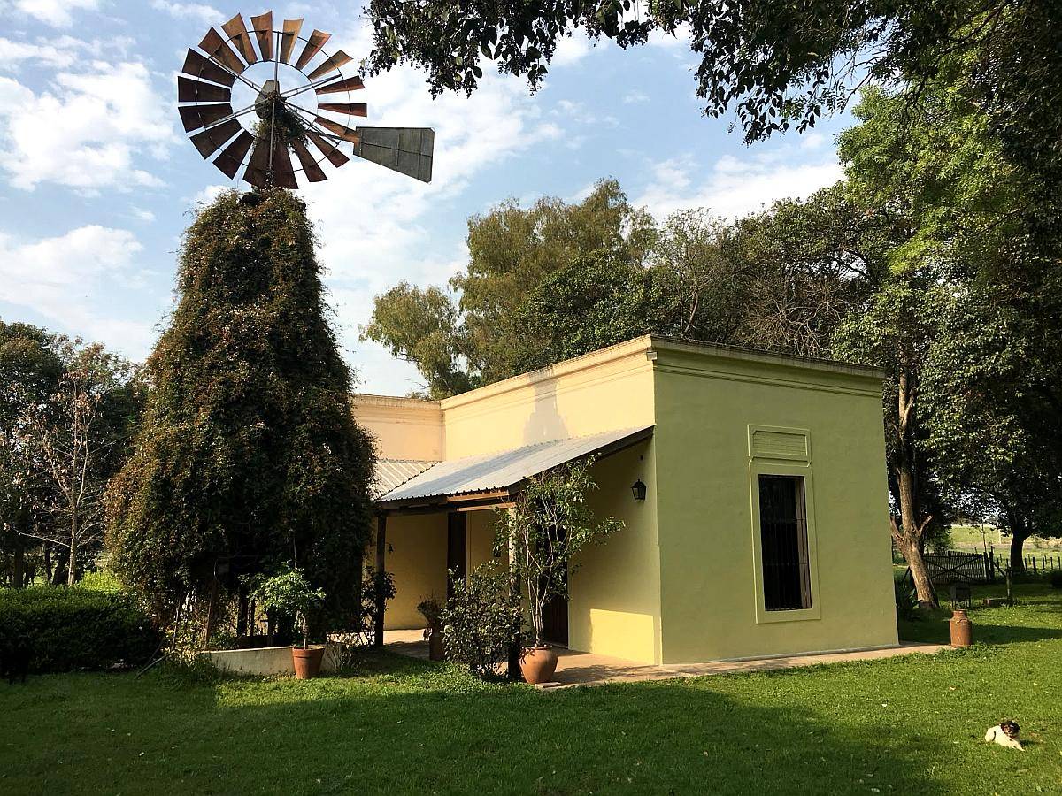 Excelente Chacra con Instalaciones Ecuestres en Cortines, L