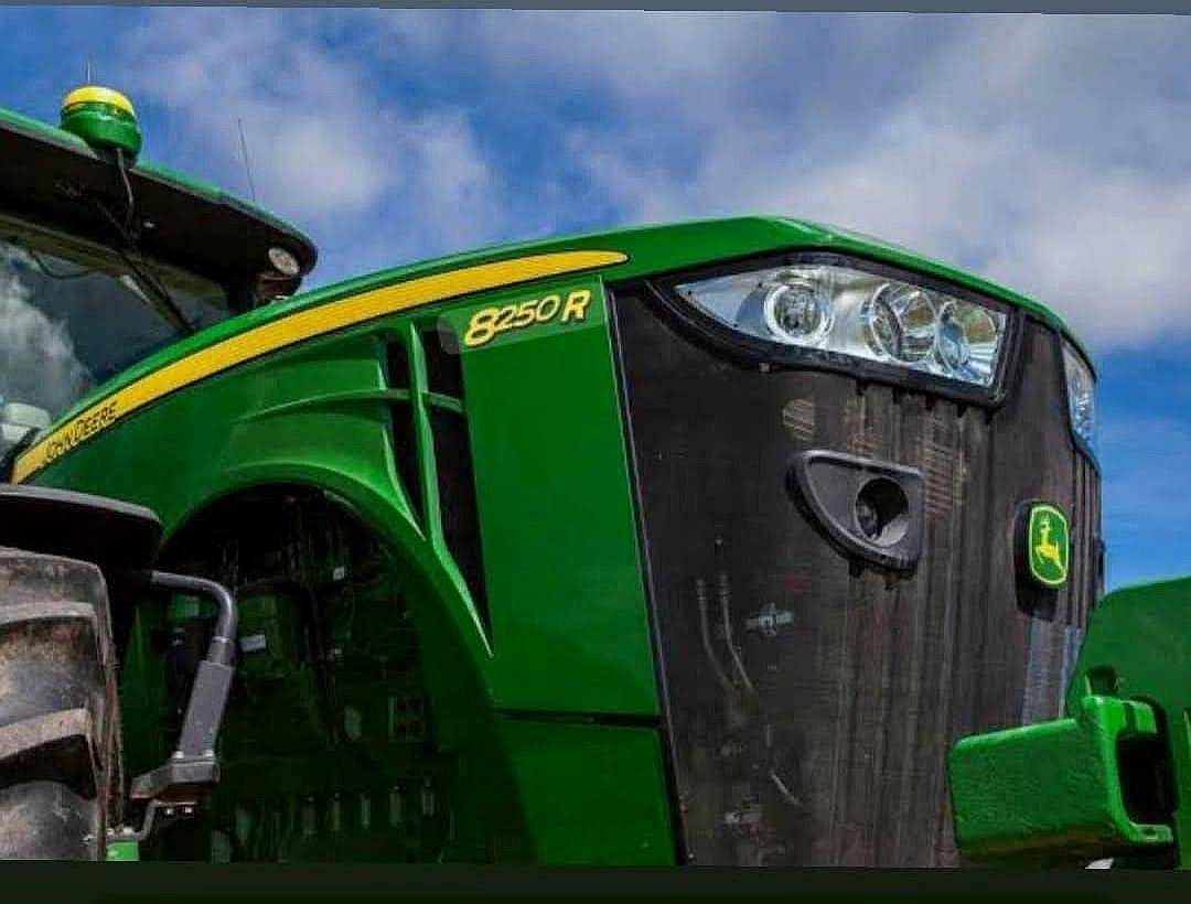John Deere 8r250 Nuevo. Piloto. Dual