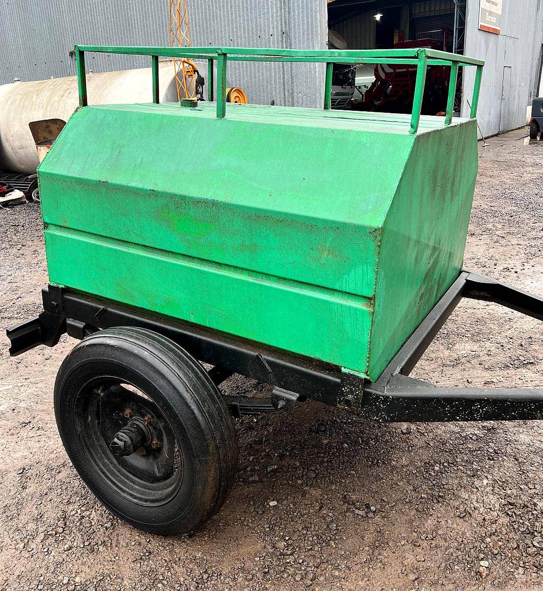 Acoplado Tanque 1000 Lts